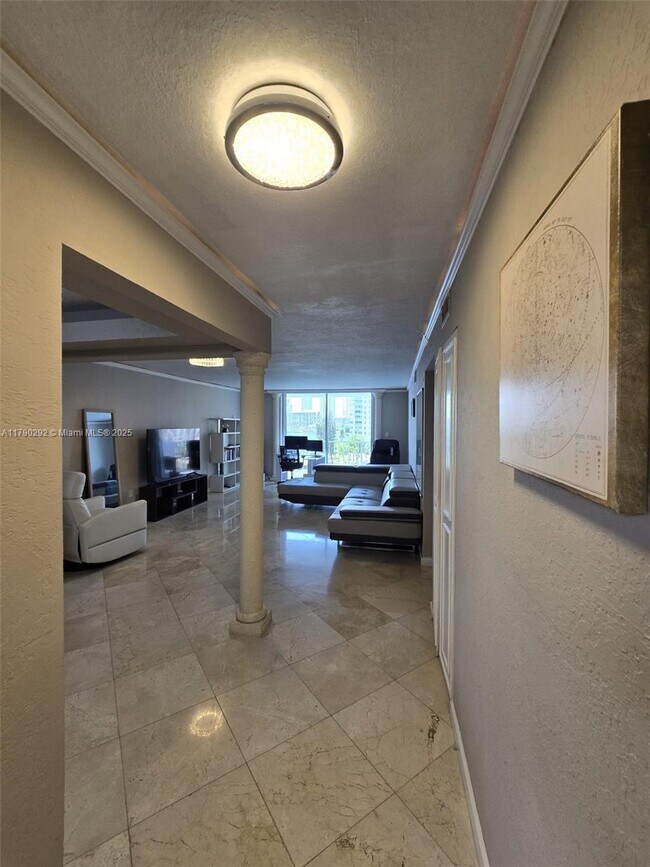 Foto del edificio - 4000 NE 170th St