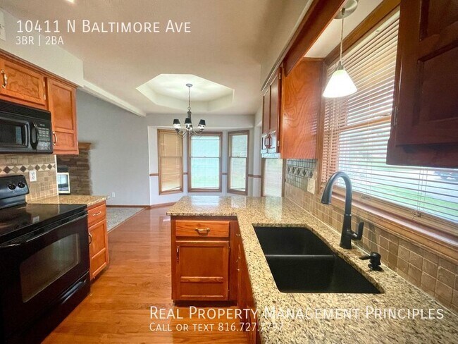 Building Photo - Newly Renovated, Roomy Raised Ranch!