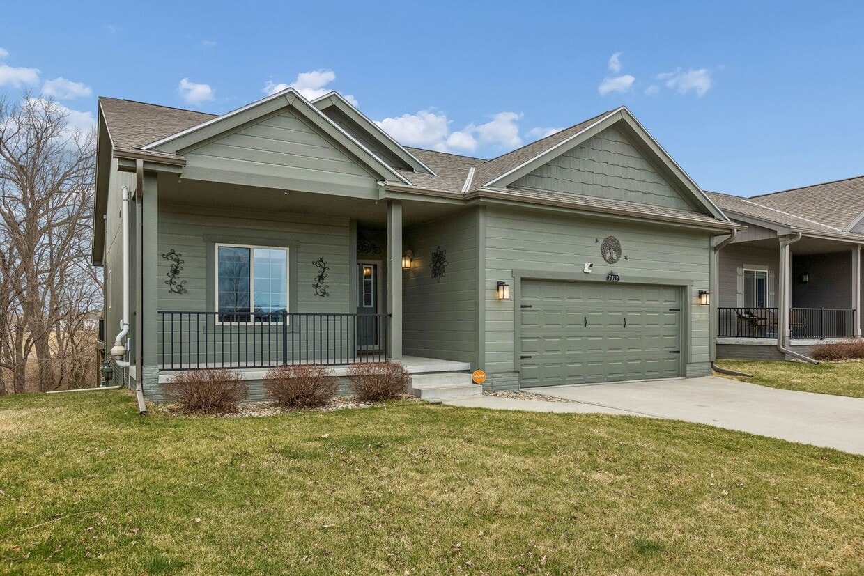 Beautiful Ranch Home Backing to Trees!! - Beautiful Ranch Home Backing to Trees!!