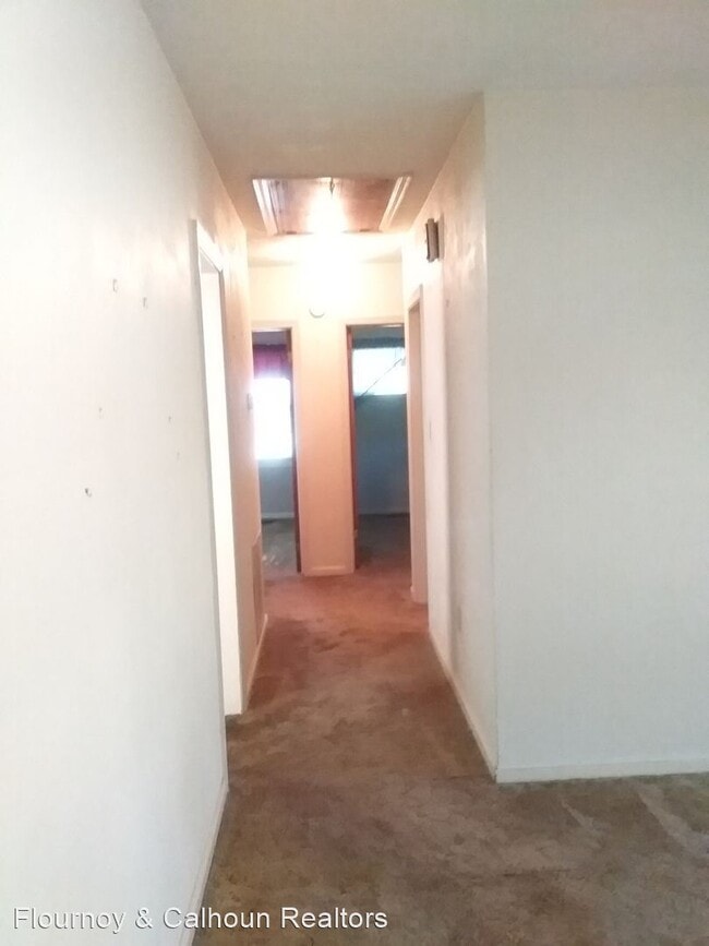 Building Photo - 3 br, 1 bath House - 955 Lake Rushin Drive