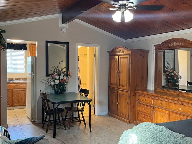 Foto del edificio - 1032 Greta St