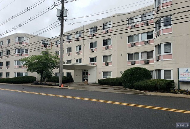 Foto del edificio - 333 Grand Ave