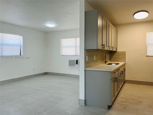 Foto del edificio - 13390 NE 6th Ave
