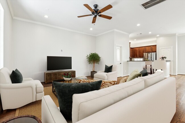 Building Photo - 5308 Larkin St