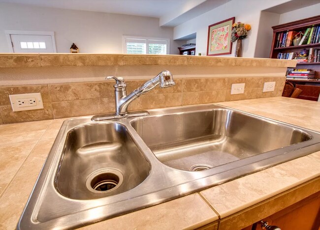 Foto del edificio - 10829 NE Red Wing Way