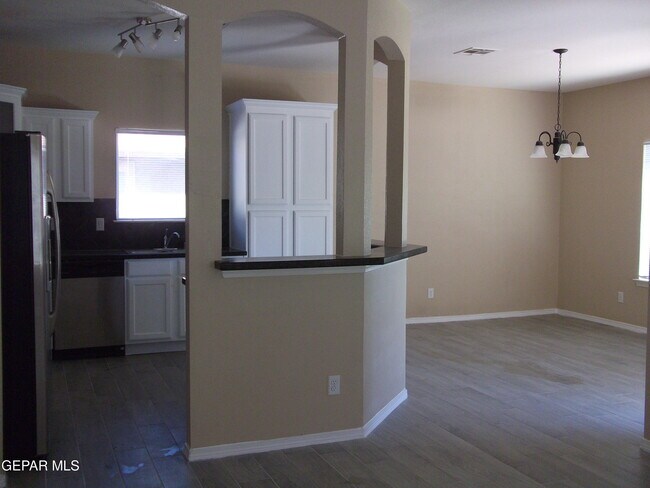 Building Photo - 5036 Gold Ranch Ave