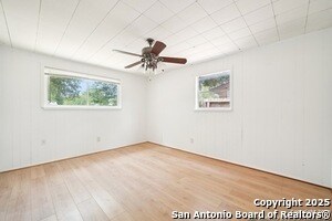 Foto del edificio - 4043 Tropical Dr
