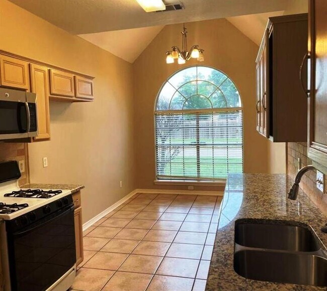 Building Photo - 6107 Springhaven Dr