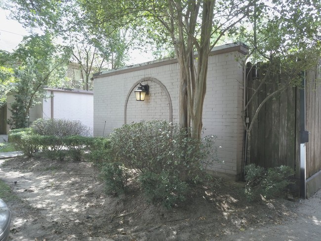 Building Photo - 5916 Winsome Ln