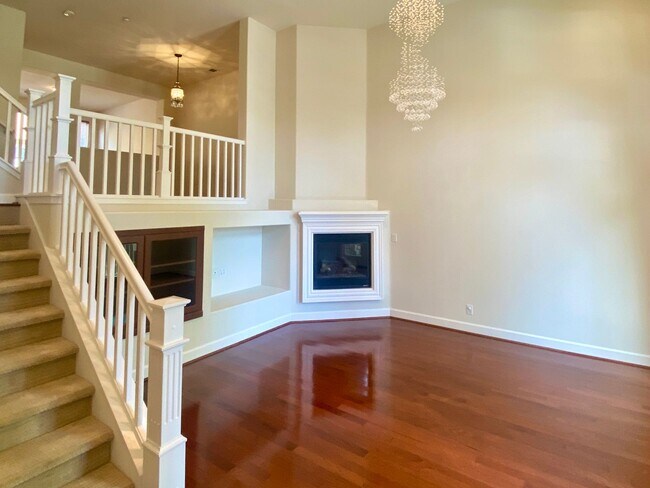 Foto del edificio - Beautiful 3 Bedroom 2.5 Bath Sunnyvale Vil...