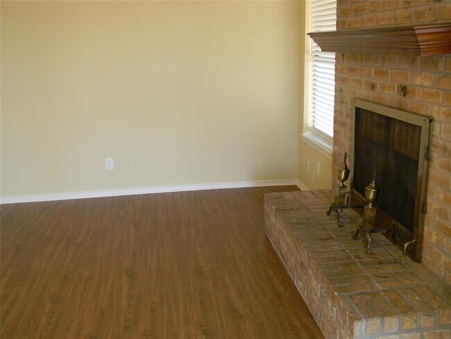 Building Photo - 6815 Springdale Ln