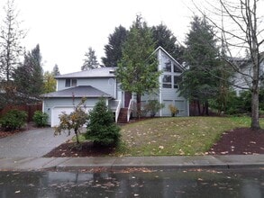 Building Photo - 612 47th St SE