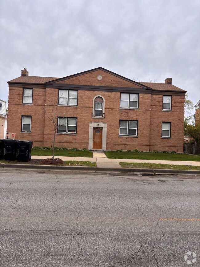 Building Photo - 5133 W Addison St