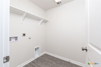 Building Photo - 9806 Kensley Rose Dr