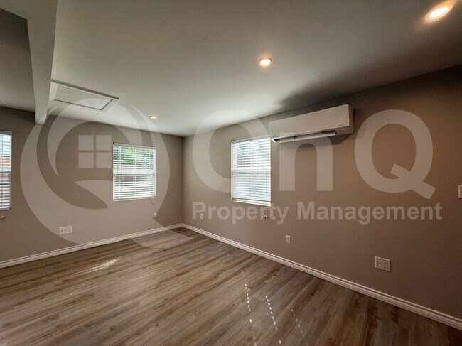 Foto del edificio - 2519 N Garrett Ave