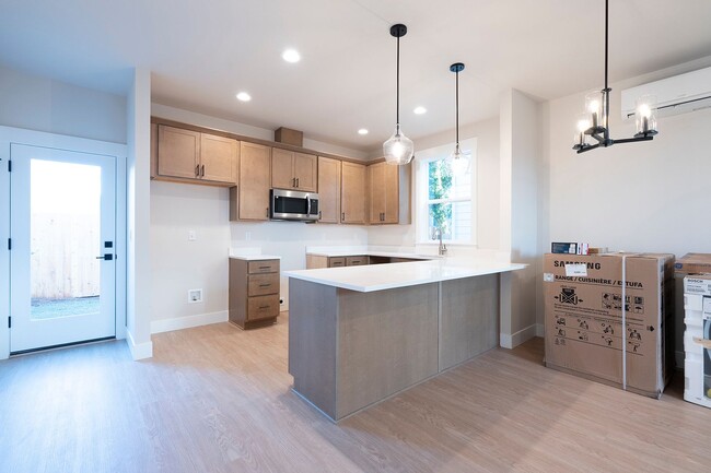 Building Photo - New Build 3 Bed, 1.5 Bath Rental Home in C...