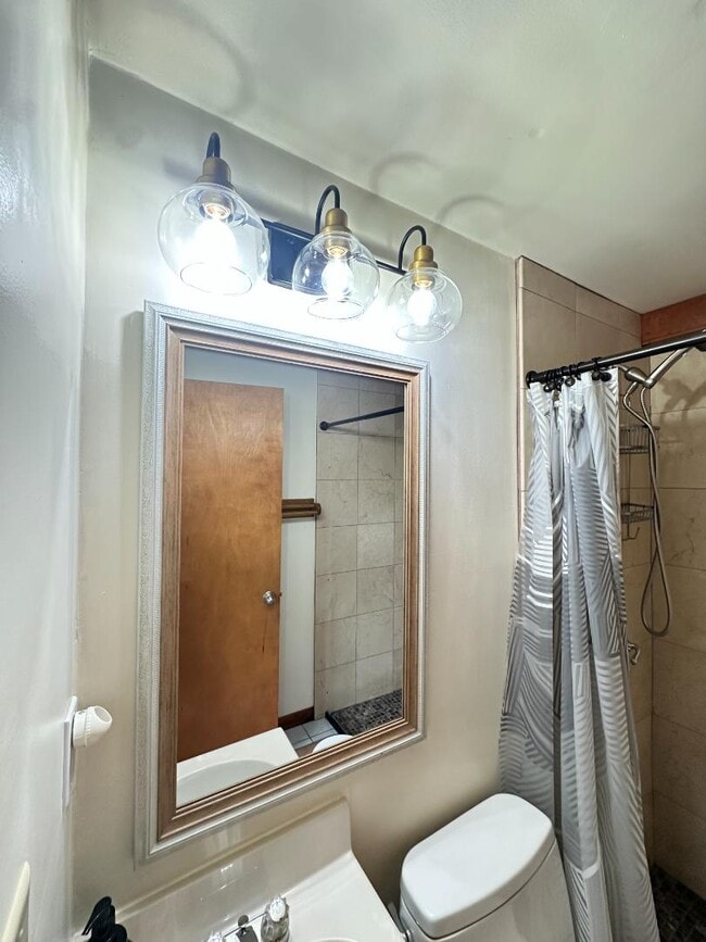 Foto del edificio - 327 Woodland Park