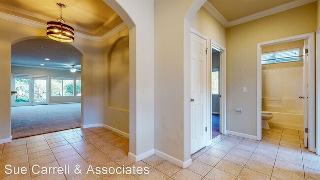 Building Photo - 3 br, 2 bath House - 126 Douglas Fir Circle