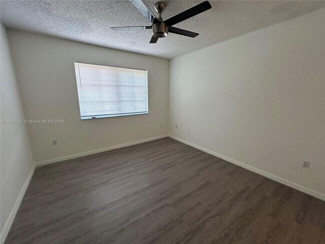 Foto del edificio - 2360 E Preserve Way
