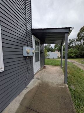 Foto del edificio - Beautifully updated 2 bed 1 bath apartment in Beaver Falls!