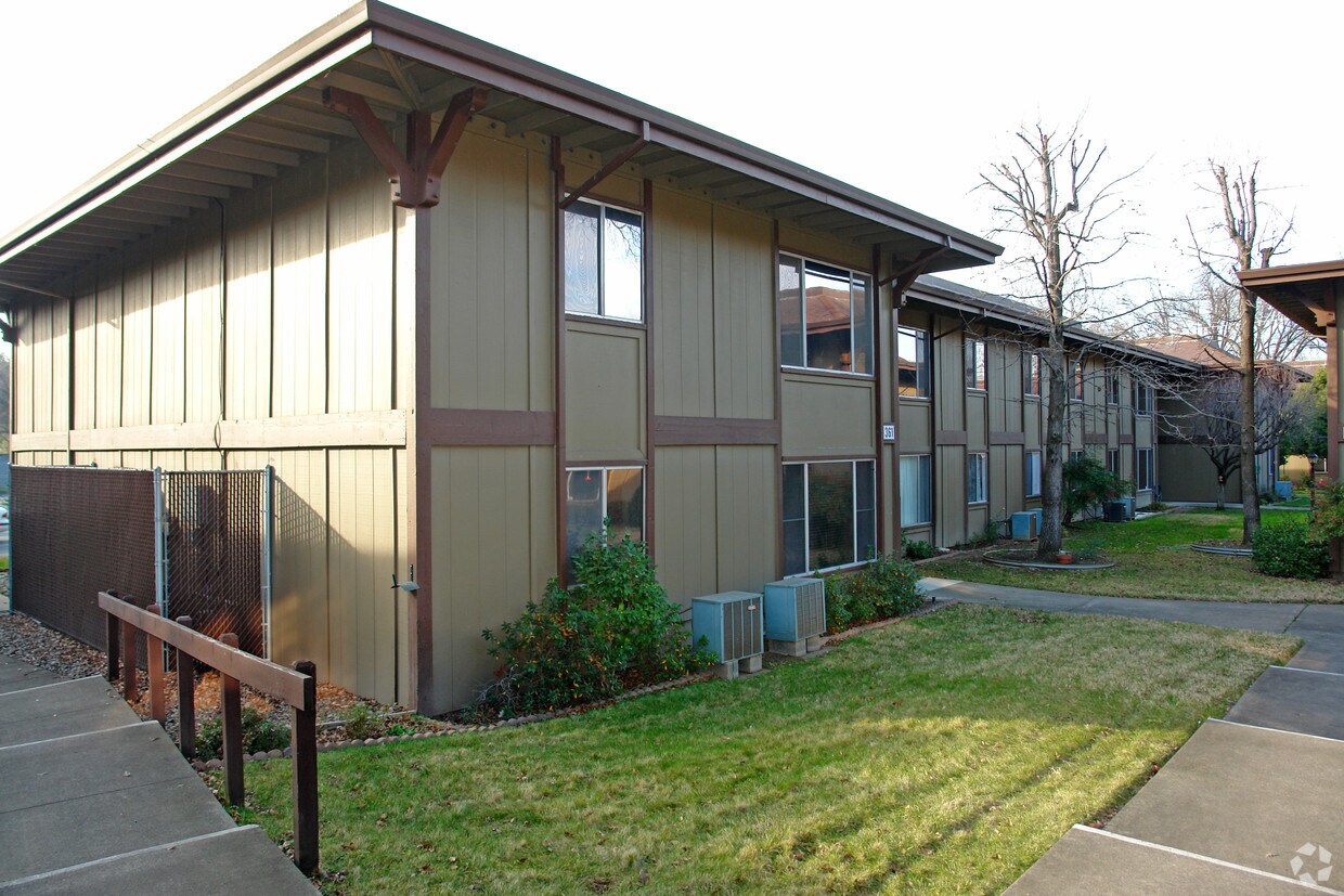 Building Photo - 361 South St