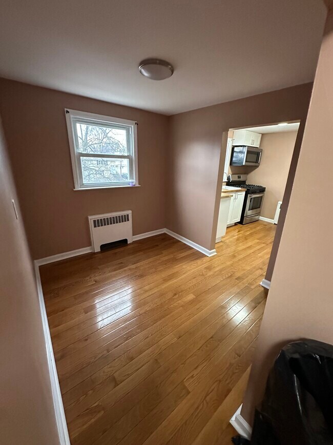 Building Photo - 40 Carnegie Ave