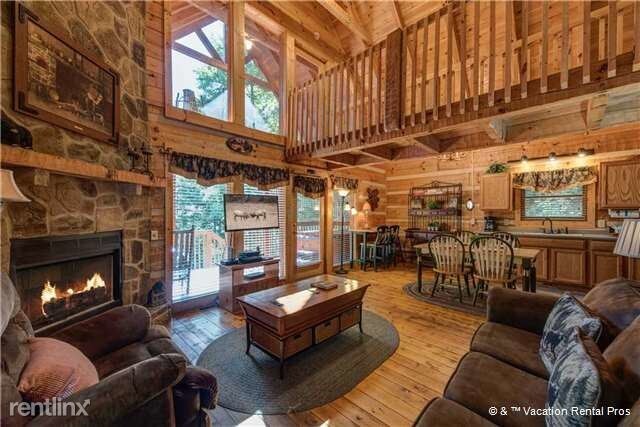 Foto del edificio - 1130 Twin Oaks Rd