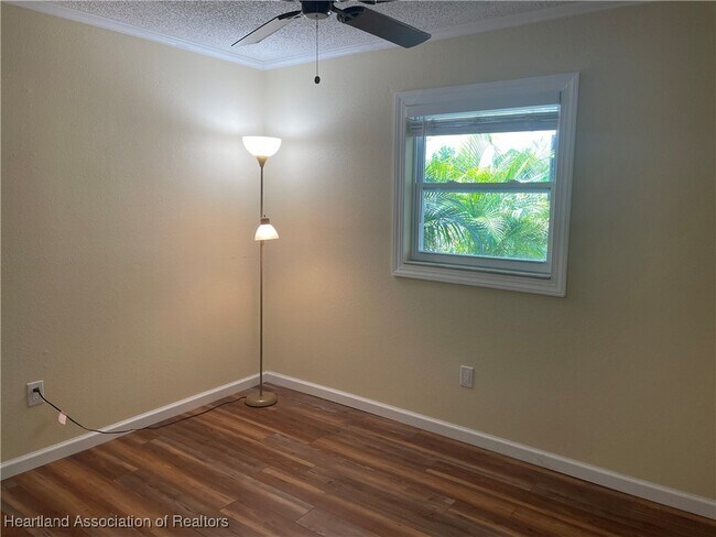Foto del edificio - 108 N Summit Ave