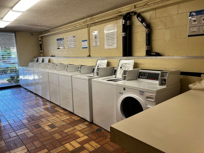 Foto del edificio - 5122 Likini St., Honolulu, HI 96818 ( Liki...
