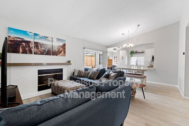 Building Photo - 2039 Waterbury Dr