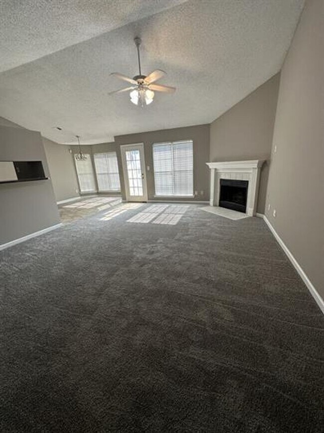 Foto del edificio - Charming 3-Bedroom Home in Cordova – Styli...