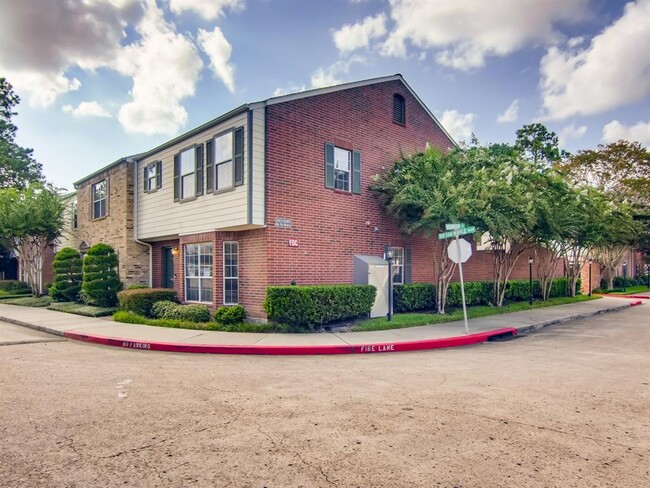 Building Photo - 12673 Rip Van Winkle Dr