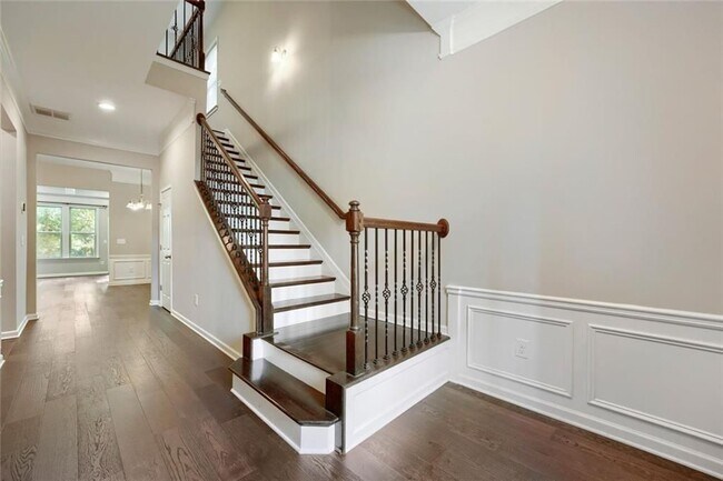 Building Photo - 3585 Ashcroft Dr SE
