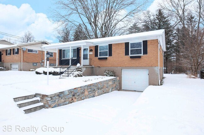 Building Photo - 3 br, 1.5 bath House - 8866 Brittany Dr.