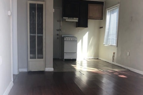 Building Photo - 520 Woodrow Ave