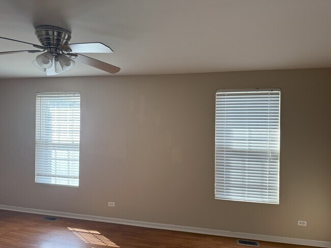 Foto del edificio - 550 Conservatory Ln
