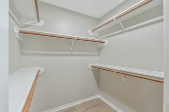 Building Photo - 200 Panorama Dr