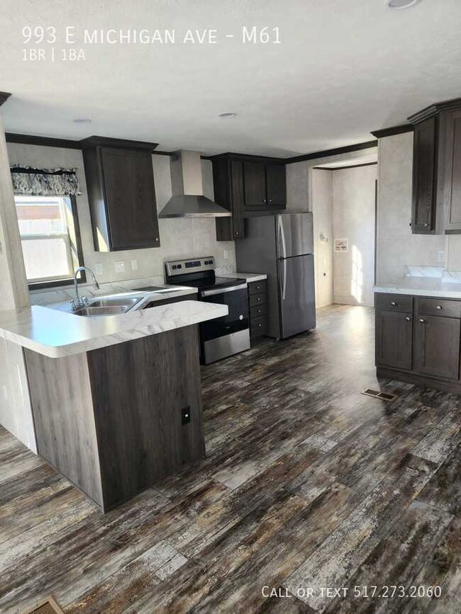 Foto del edificio - 993 E Michigan Ave