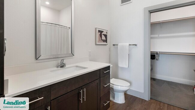 Foto del edificio - 2511 Montopolis Dr