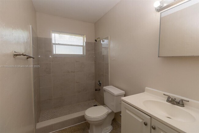 Foto del edificio - 15980 NE 19th Pl