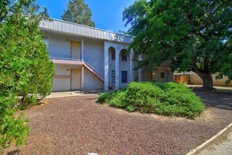 Building Photo - 1816 Mary Ellen St NE