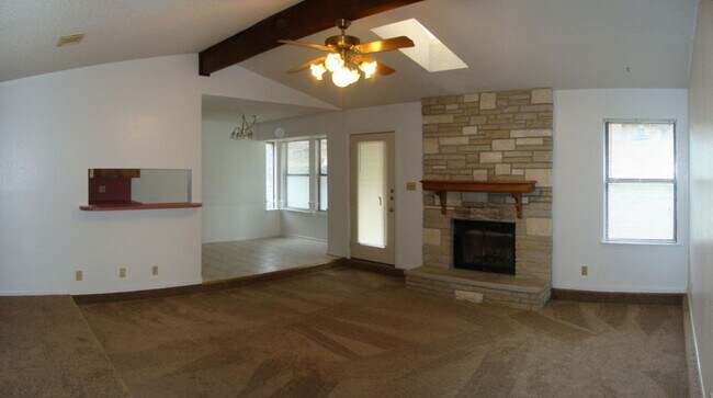Building Photo - 3-Bedroom House for Rent in Copperas Cove