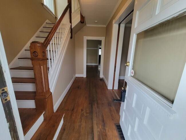 Building Photo - 741 Park Ave 3BR/1BA (West Hamilton)