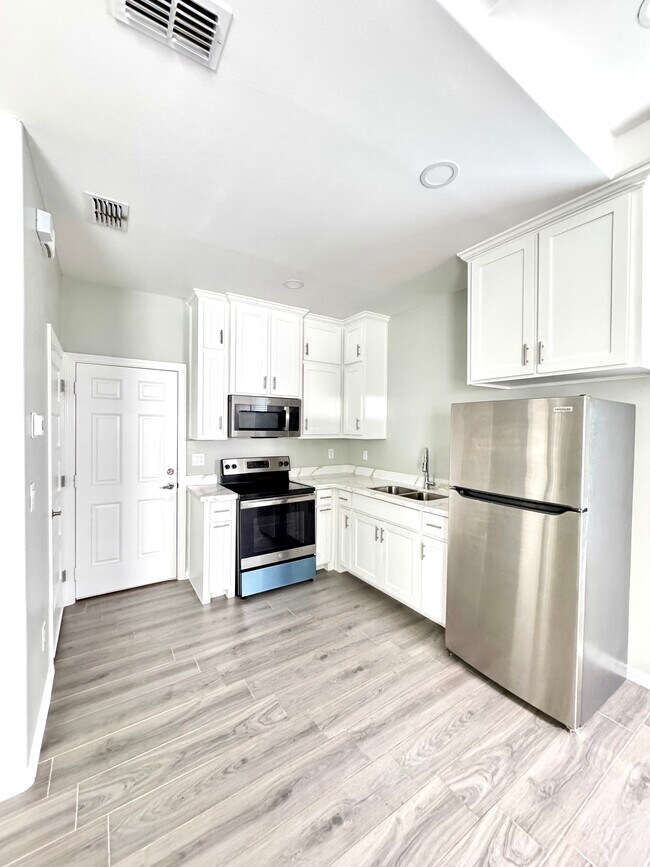 Foto del edificio - 3012 W Kenwood St
