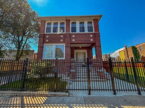 Building Photo - 4817 W Jackson Blvd