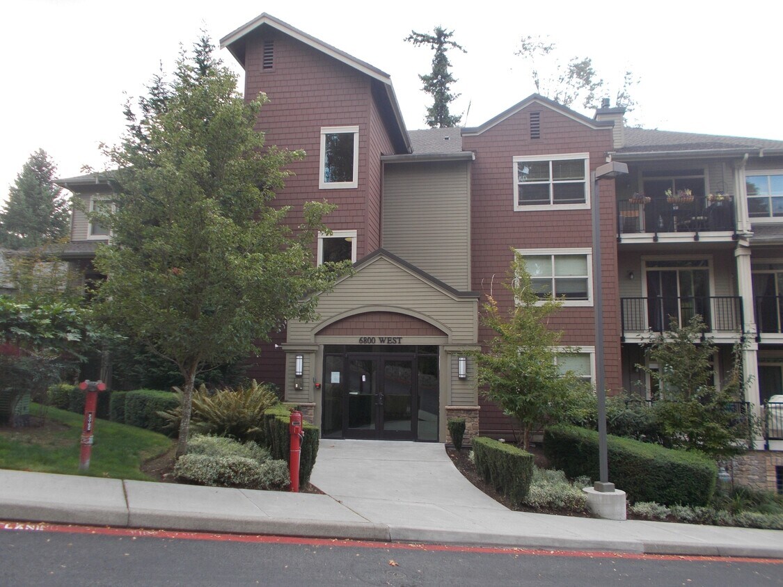 Primary Photo - Great 2 BR Condo in the Heart of Newcastle!!