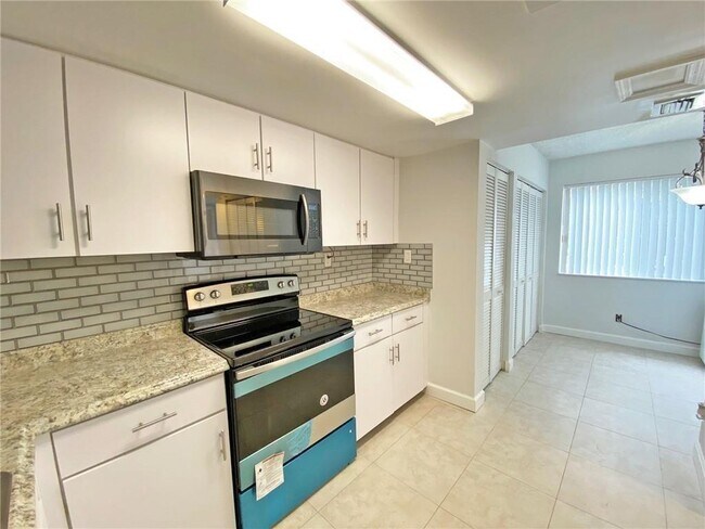 Foto del edificio - 780 NW 91st Ter