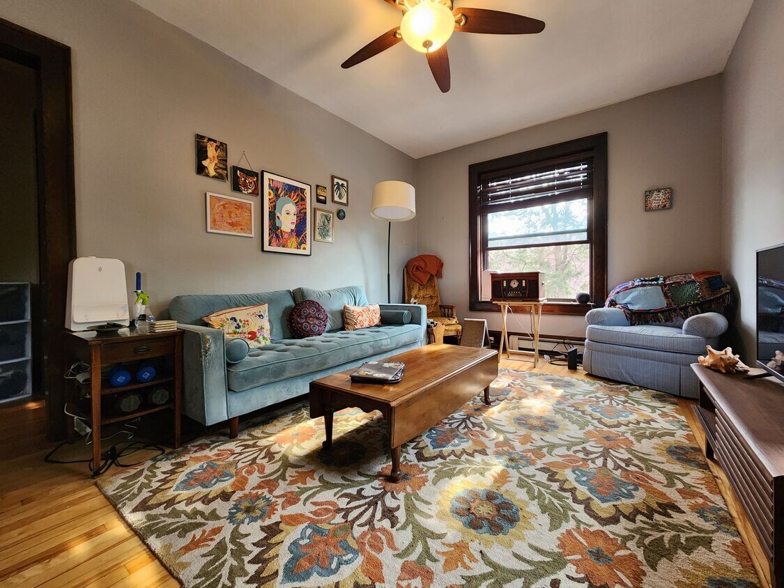 Foto principal - 2200 Hennepin Ave S