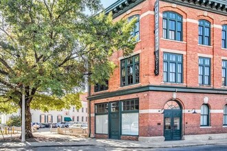 Building Photo - 215 N Court St