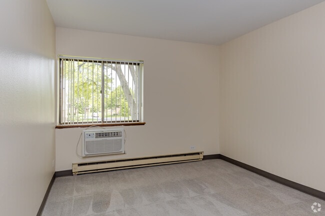 2BR, 1BA - Second Bedroom - Idyllwild Apartments